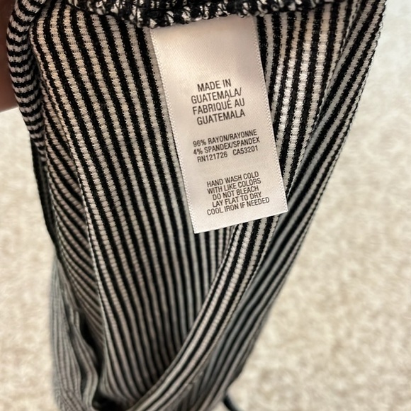 BUNDLE Crop Tops - Abercrombie & Fitch , Aeropostale - Size Medium - Picture 10 of 11